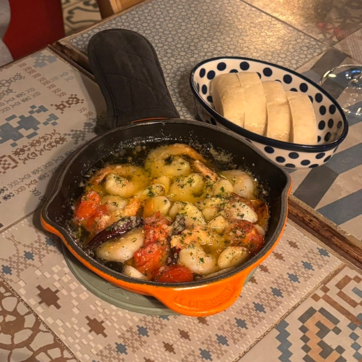  룸 있는 한강진역맛집 문스파타 스페인 음식 메뉴 추천