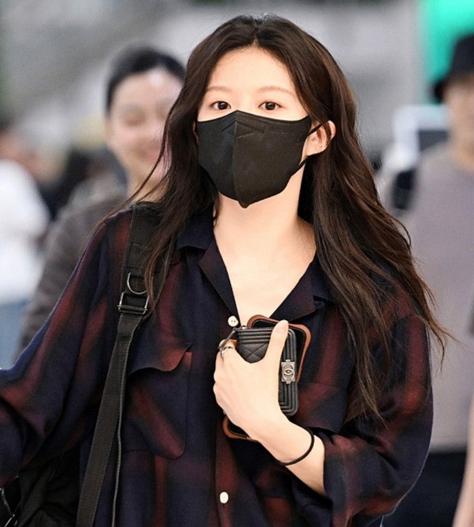인간 샤넬, 고윤정 공항패션 샤넬 카드 지갑 보이 지퍼돌이 디자인 가격 정보
