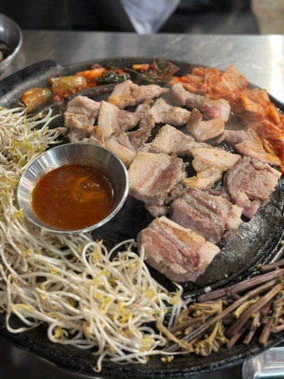 광명사거리고기집 부뚜막 솥뚜껑삼겹살, 꼬들살부터 껍데기까지 가성비 폭발하는 곳