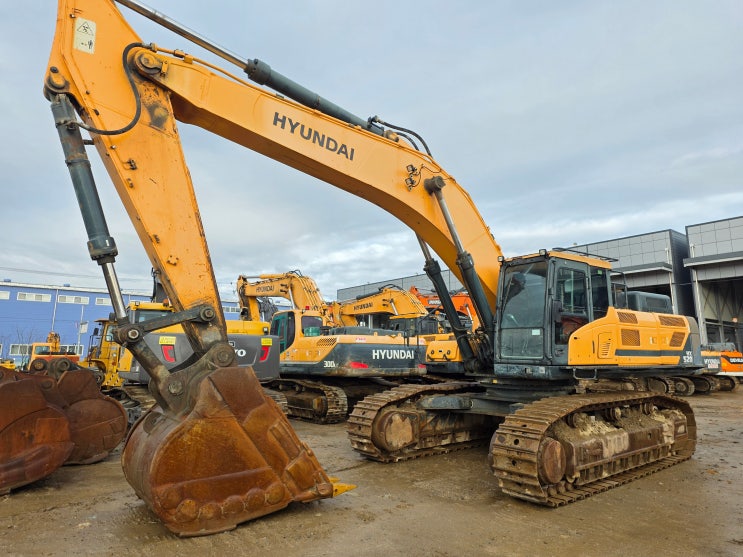  현대 HX520LC 2018년식 13이상 궤도형 중고굴삭기
