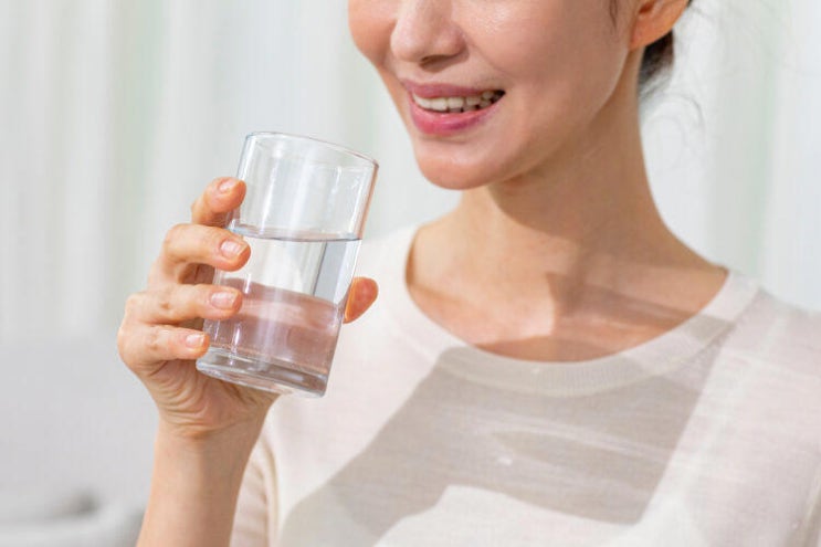 물 너무 적게 마시는 사람 당뇨병 위험 높아. 혈당 관리에 좋은 음료는?