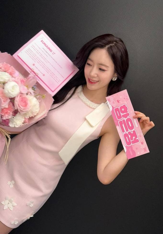 부기 쏙 뺀 함은정 리즈 갱신! 60층 계단 정복과 '이것'의 조화