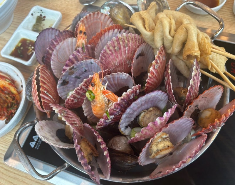 부산 기장 맛집[용궁해물칼국수 기장 오시리아점] 조개전골 후기 + 웨이팅,주차