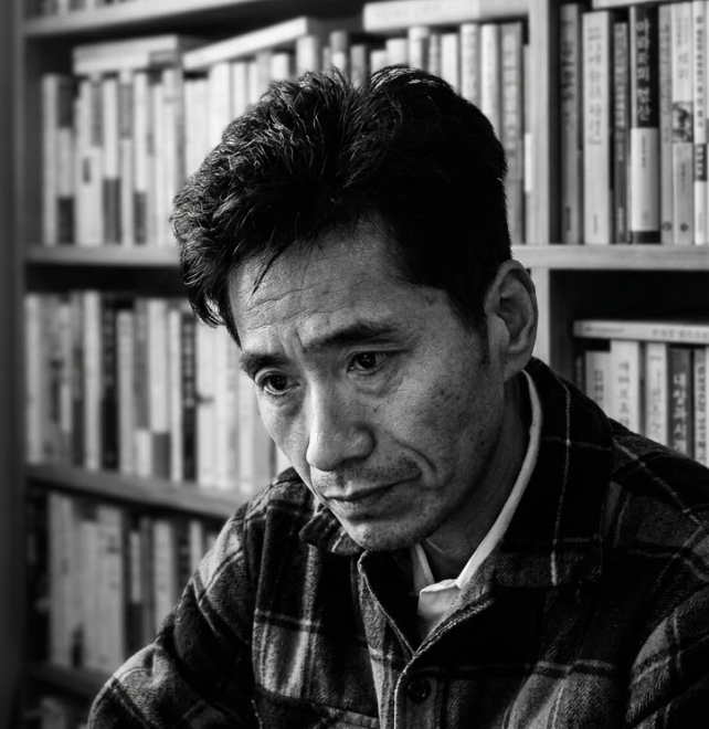 김수영 시인 프로필 | 대표작 폭포 풀 어느날고궁을나오면서 시소개