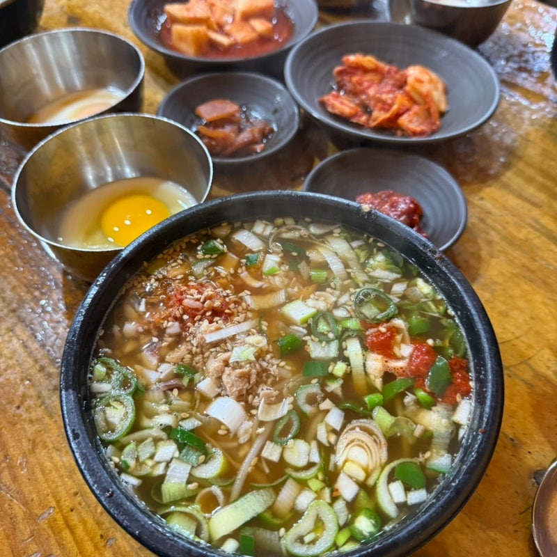 광주 상무지구 국밥 맛집 별미집 콩나물국밥 돼지불백 해장 100점