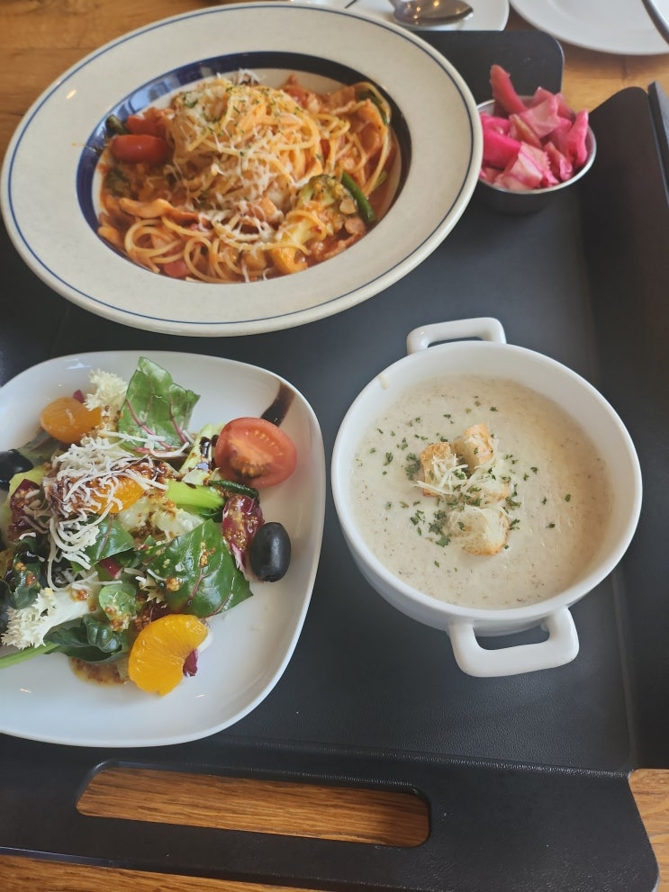  파주 헤이리마을의 데이트 양식 맛집 추천 <컴프에비뉴>