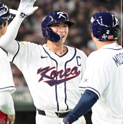 WBC 이정후 목에 걸린 반클리프 목걸이…가격 얼마길래 화제