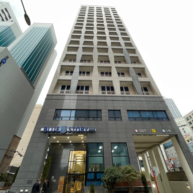  부산 해운대 블루스토리 호텔 | 해운대 백사장 3분거리 위치한 4인 가성비 최고의 숙소