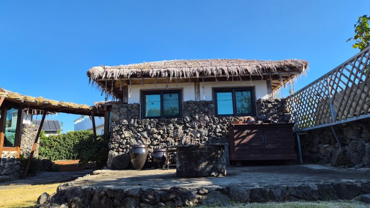  [제주 숙소] 제주도 현지 느낌의 펜션 보롬 제주 내돈내산 후기!(안거리, 밖거리 비교!)