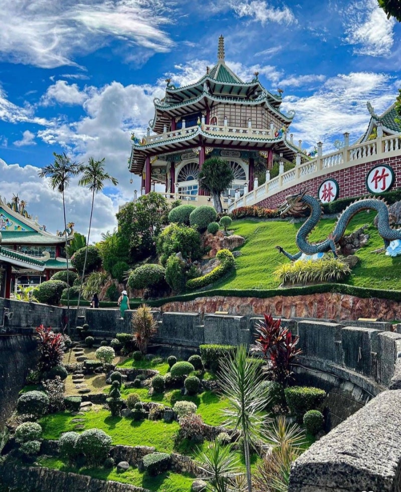 필리핀 세부시티 여행 가볼만한 곳 – 도교사원 (중국식 사원과 역사적 건축 체험 가능)