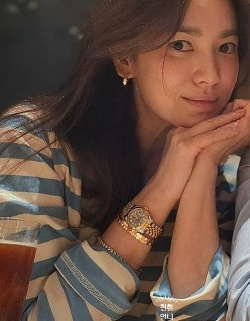 손목 위의 퍼스트 클래스! 한지민 송혜교가 '문신'처럼 차는 명품 시계는 (롤렉스 에르메스?)