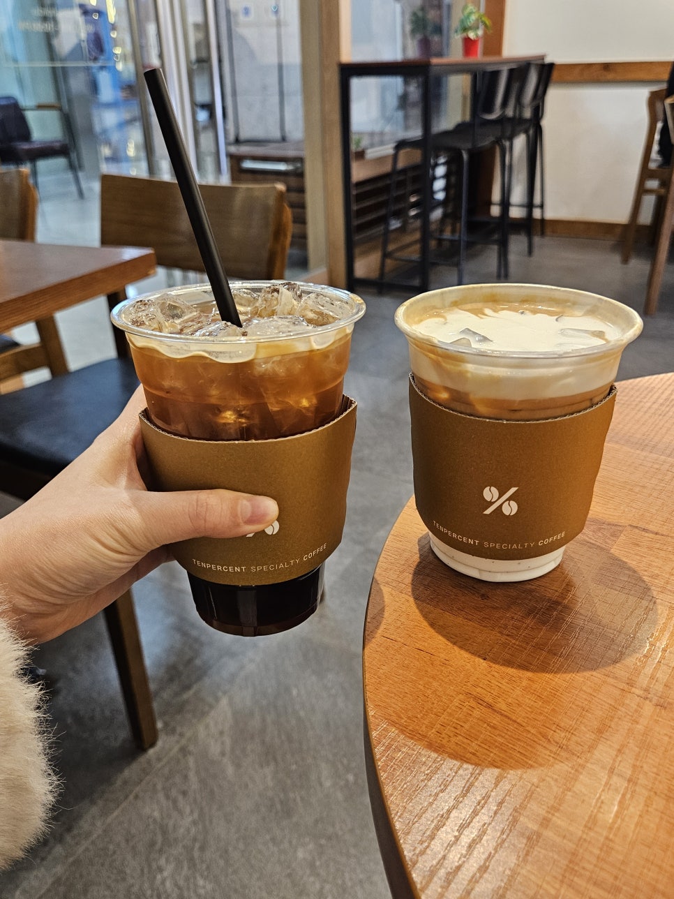 텐퍼센트커피 문현교차로점 사진 1