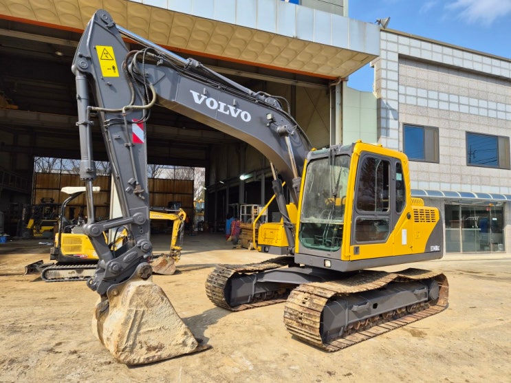  볼보 EC140B 2004년식 표준붐암 06궤도식 중고굴삭기