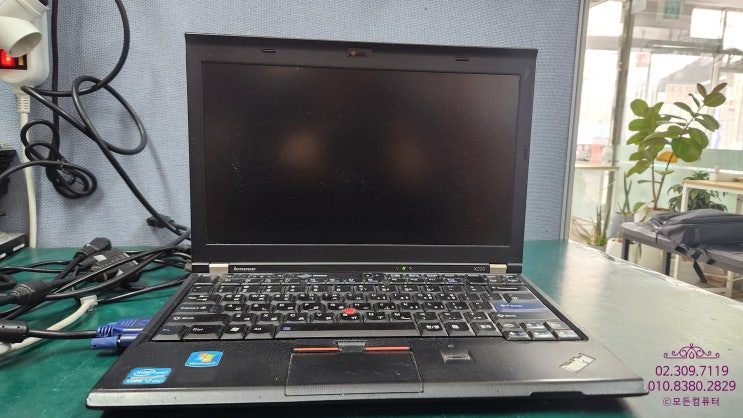  레노버 씽크패드 X220 노트북 화면 어둡게 나오는증상 수리 방법!