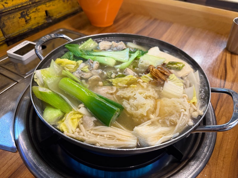 탄방동저녁식사 몸보신 제대로 되는 닭한마리 샤브칼국수 맛집 백선당찜닭