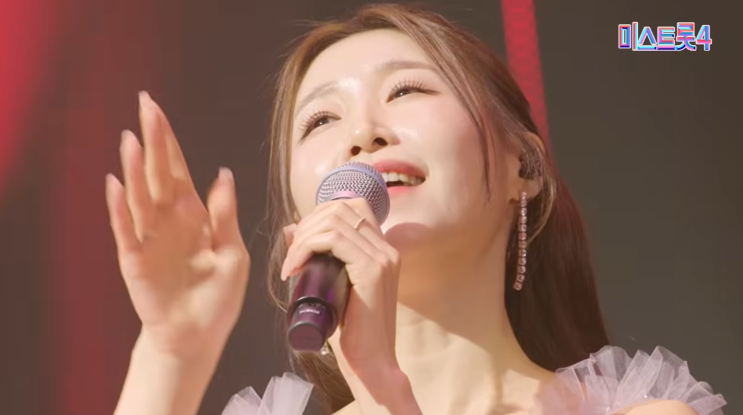  이소나 '미스트롯4' 우승, 그 눈물의 대역전극! 춘천이 낳은 '트롯 여제' 탄생 비하인드 스토리
