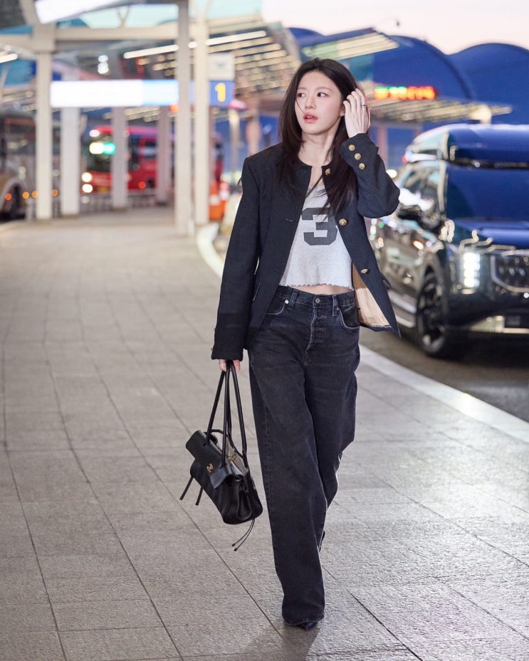  고윤정, 샤넬(CHANEL) 26FW RTW컬렉션 쇼 참석차 파리로 GO!