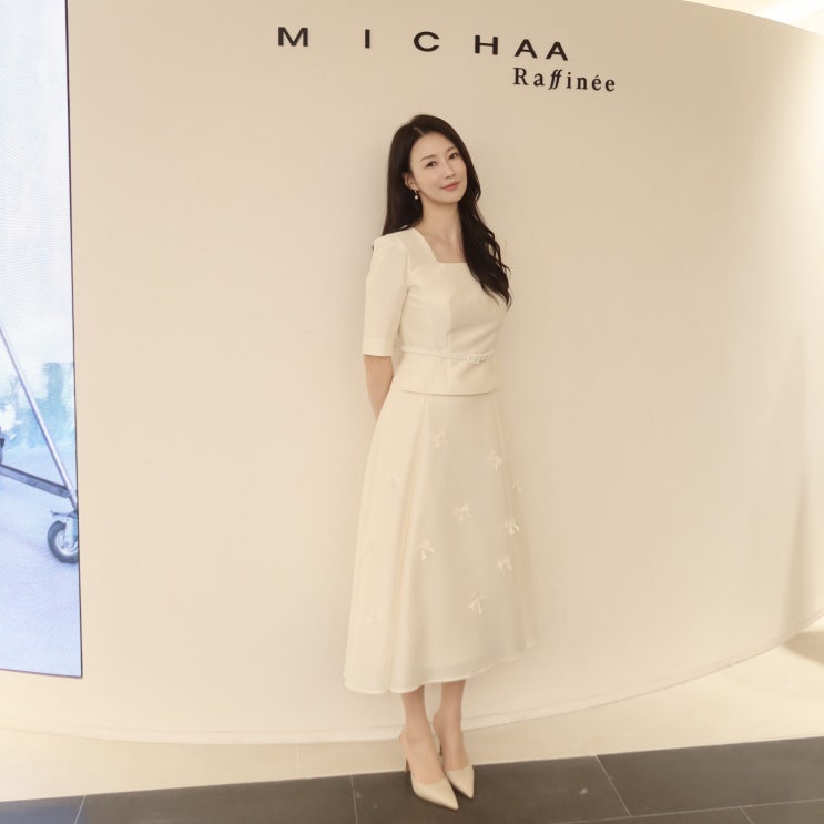 송혜교패션 우아함의 비밀, 미샤 라피네 MICHAARaffinée 신세계강남 매장 예복 원피스, 셋업추천