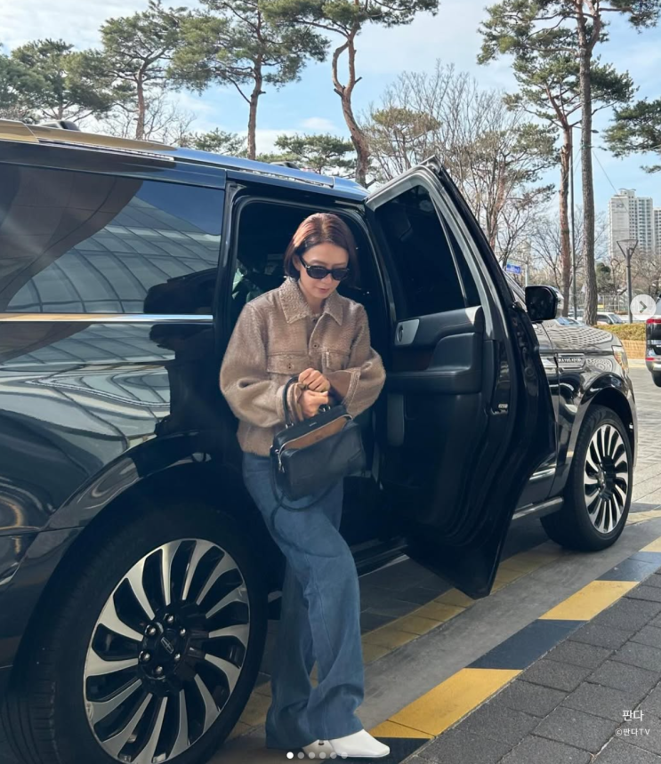  3040이 더 난리! 김희애 50대 단발 헤어스타일 분석