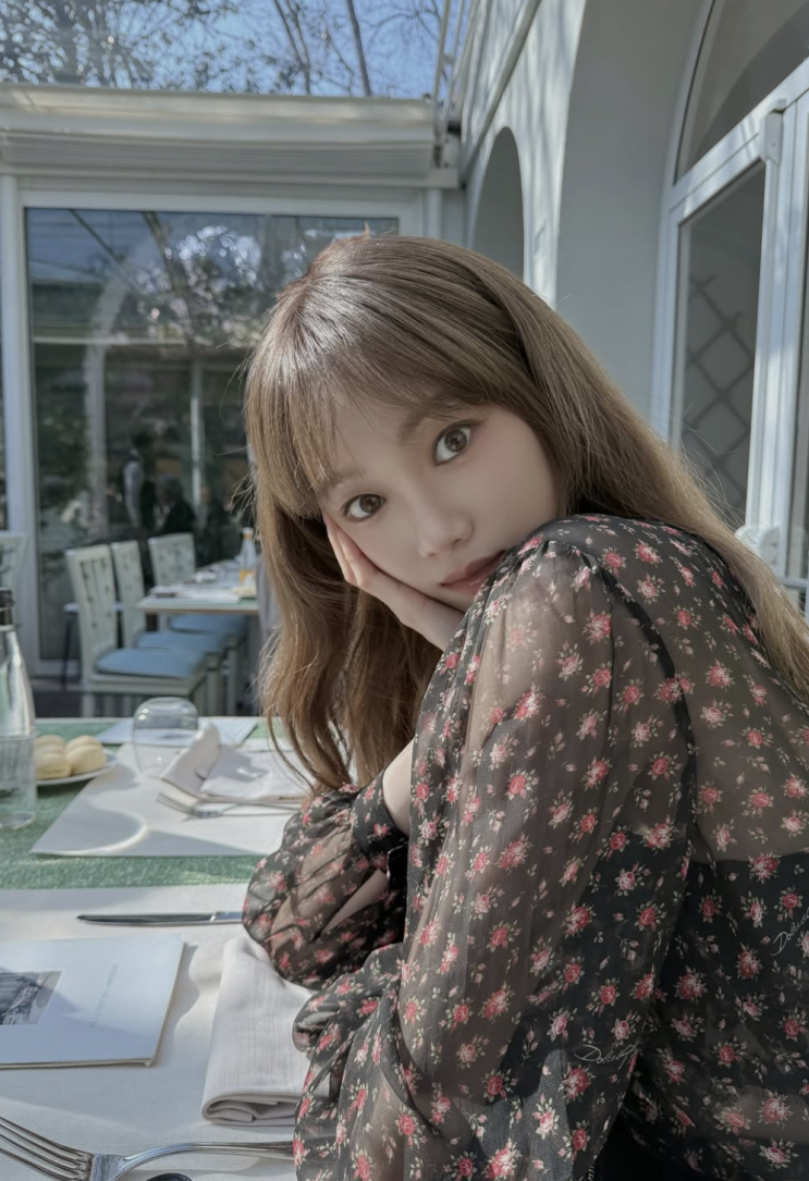 [셀럽 패션] 찬란한 너의 계절 이성경 패션 돌체앤가바나 블라우스 뭐야?