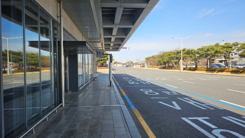김포공항(국내선)에서 범계역 가는법 | 승강장 위치 | 시간표, 버스요금, 소요시간 (26년 03월 ....