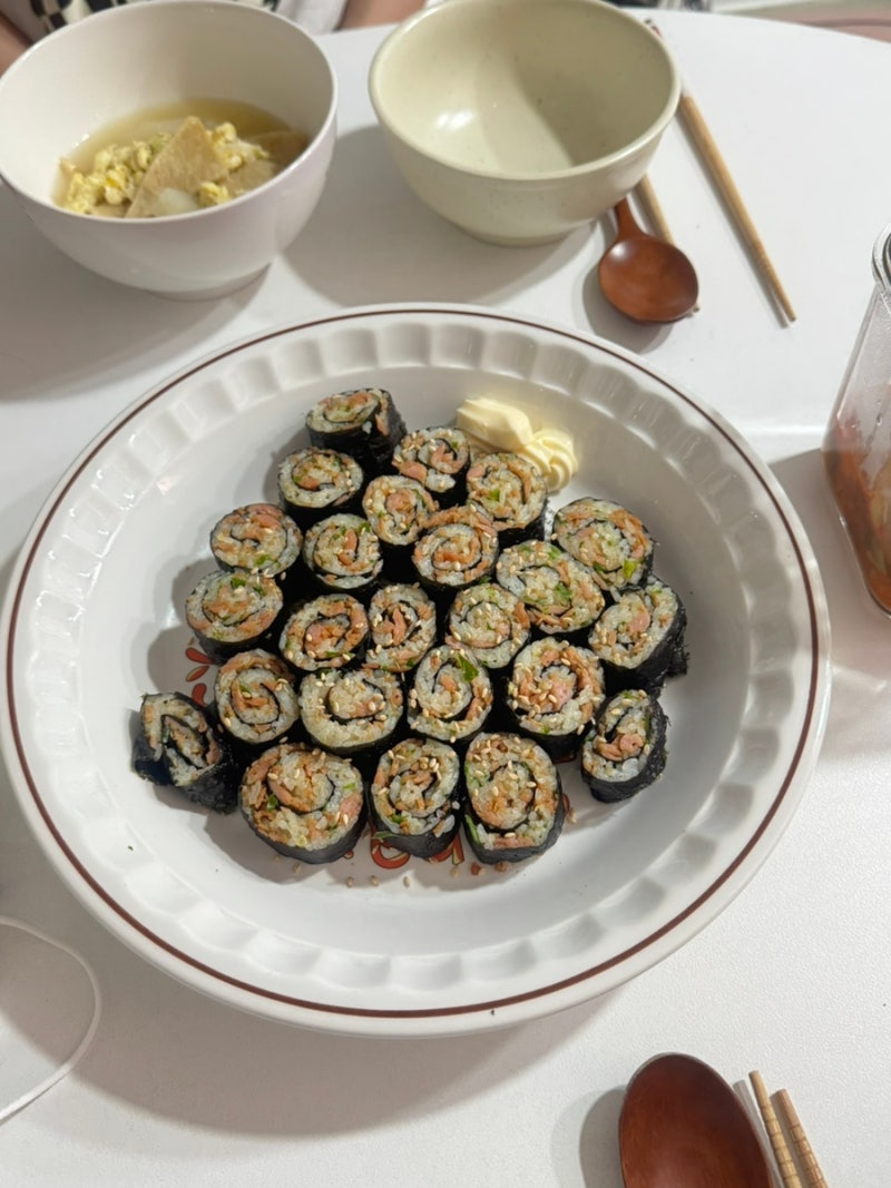 [요리레시피] 집에서 간단히 만들어 먹는 스팸땡초말이김밥