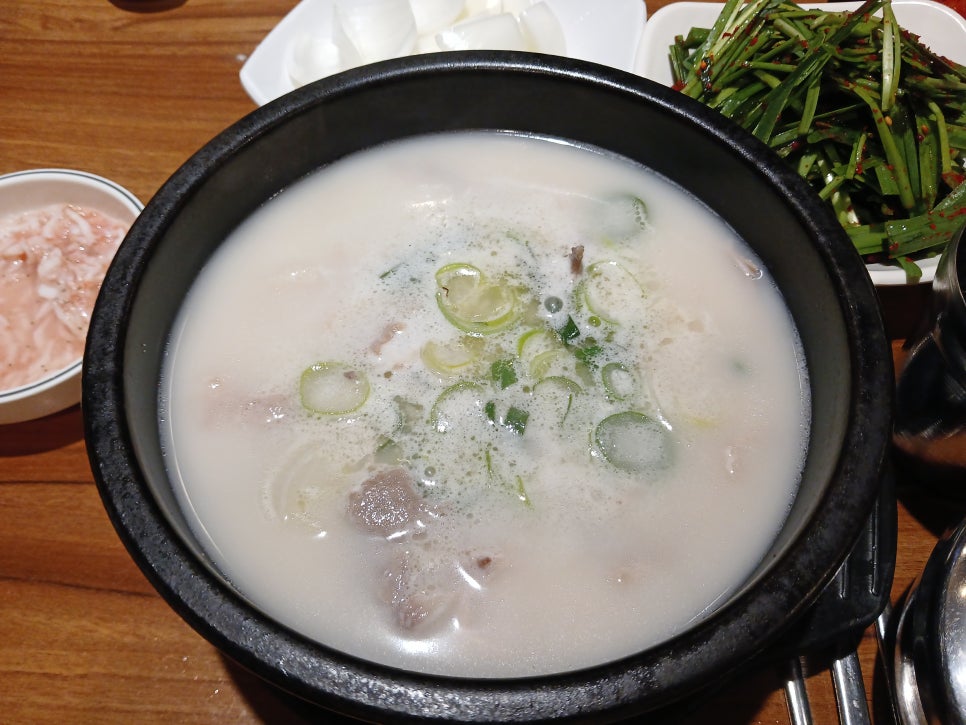 국본가수육국밥 신방점 사진 3