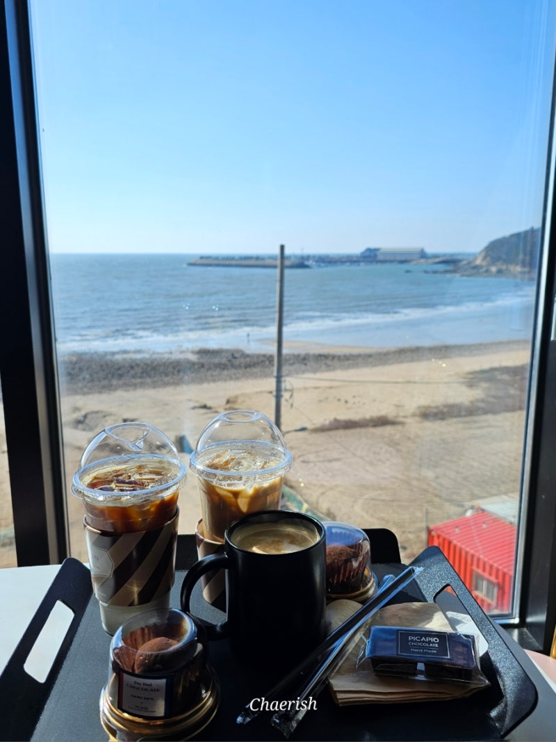 을왕리카페 피카피오 왕산해수욕장 오션뷰 두쫀쿠 두바이초콜릿