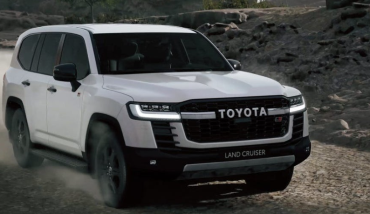   토요타 랜드크루저 하이브리드 등장, 렉서스 LX700h 파워까지 품은 ‘괴물 SUV’