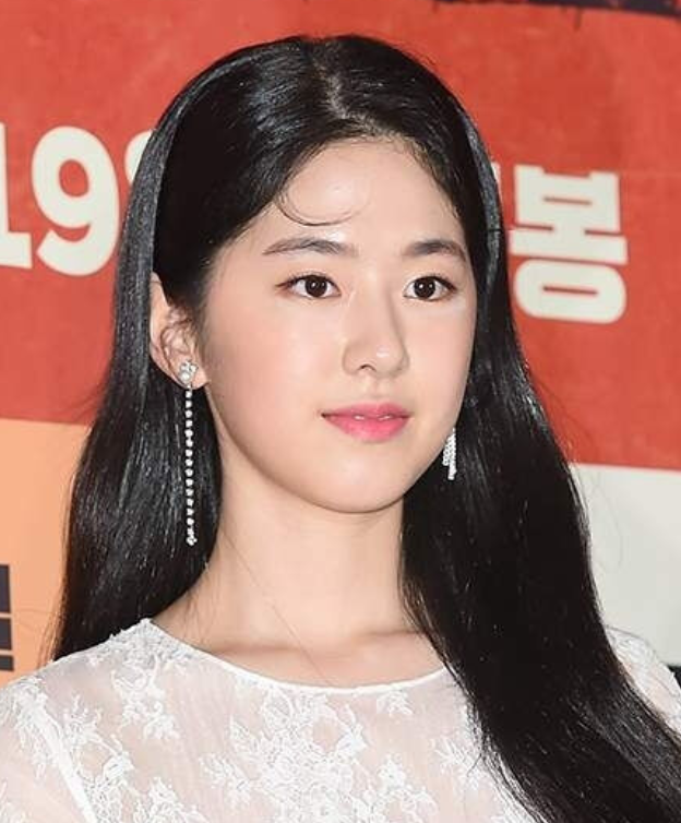 '학폭 논란' 박혜수, 11년 몸 담은 소속사 결별