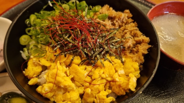  [3] 간수이 본점 일본 마쓰야마성 아래 위치한 우와지마식 간장 회덮밥 느낌의 도미밥 정식