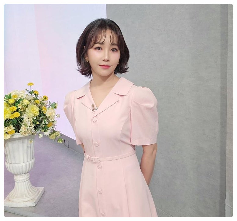이유리 홈쇼핑 방송 여왕 핑크 원피스 동안 미모 프로필 나이 데뷔