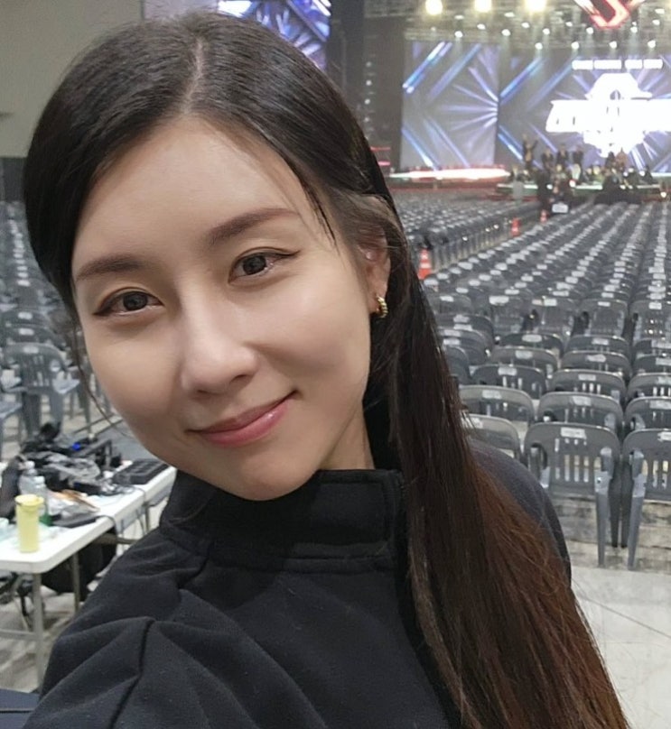 “23살 차이 화제”… 스테파니, 62세 연인과 6년째 열애 근황 (‘무엇이든 물어보살’)