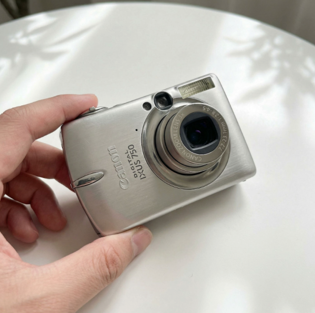 캐논 익서스 ixus 750 = IXY 익시 700 = SD550 빈티지 카메라 후기꒰՞ ̳´o̴̶̷̤ ̫ o̴̶̷̤` ̳՞꒱