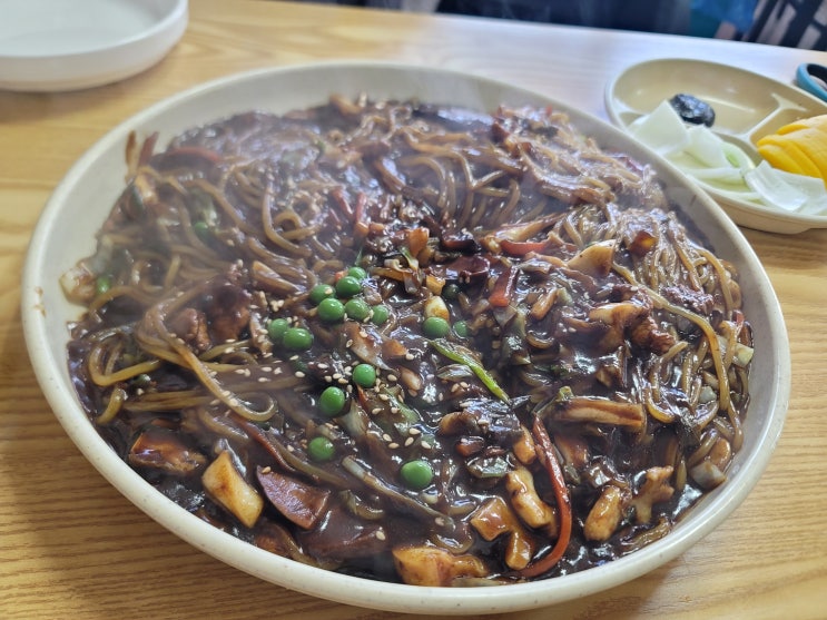 김제 원평 중화요리 맛집 | 신풍각 중국집 — 연탄난로 위 양은 주전자 옛 추억의 감성에서 먹는 쟁반짜장과 짬뽕