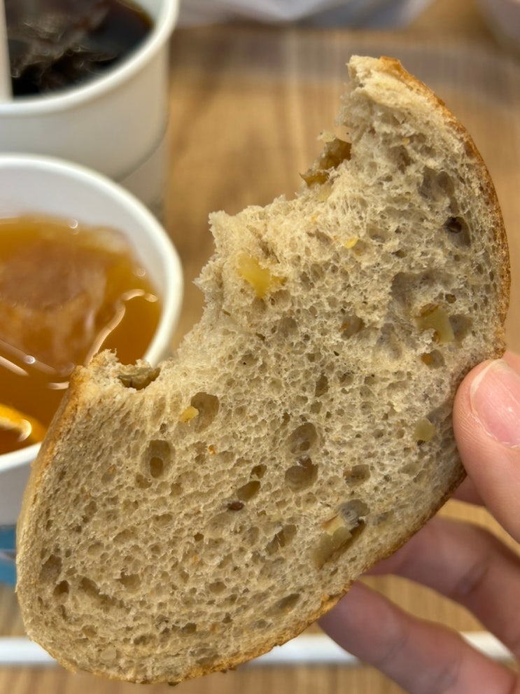  오월의종 영등포 빵 맛집 눈돌아가유