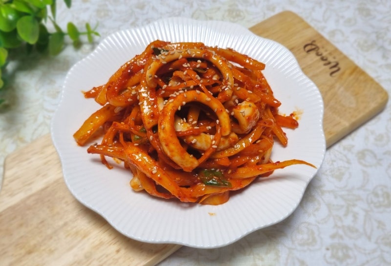 새콤매콤 밥도둑! 도라지 오징어 초무침
