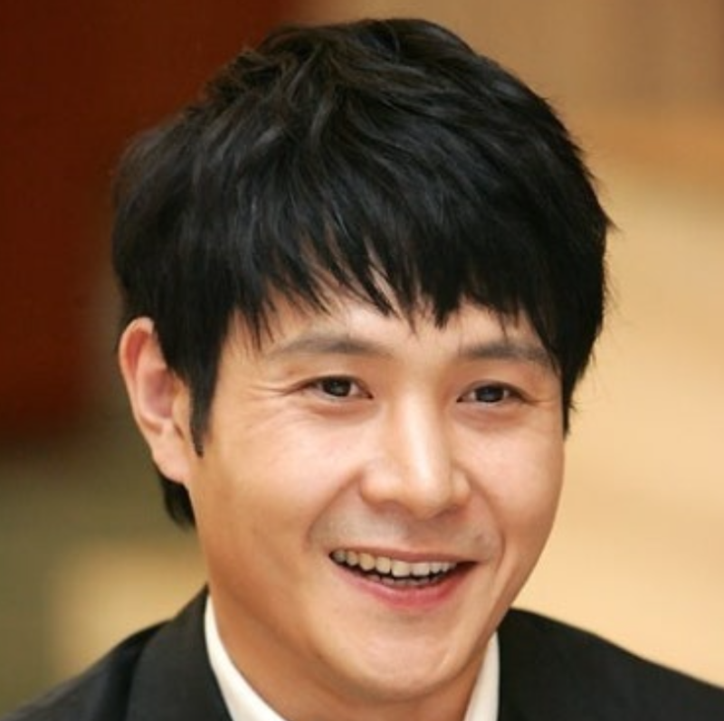 '영원한 세자' 배우 이민우 프로필: 49세 나이에도 소년미 가득한 비결은?