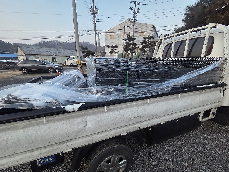 화성휀스 신축 공장 펜스 설치 메쉬휀스 앙카 H1200 블랙 색상 시공