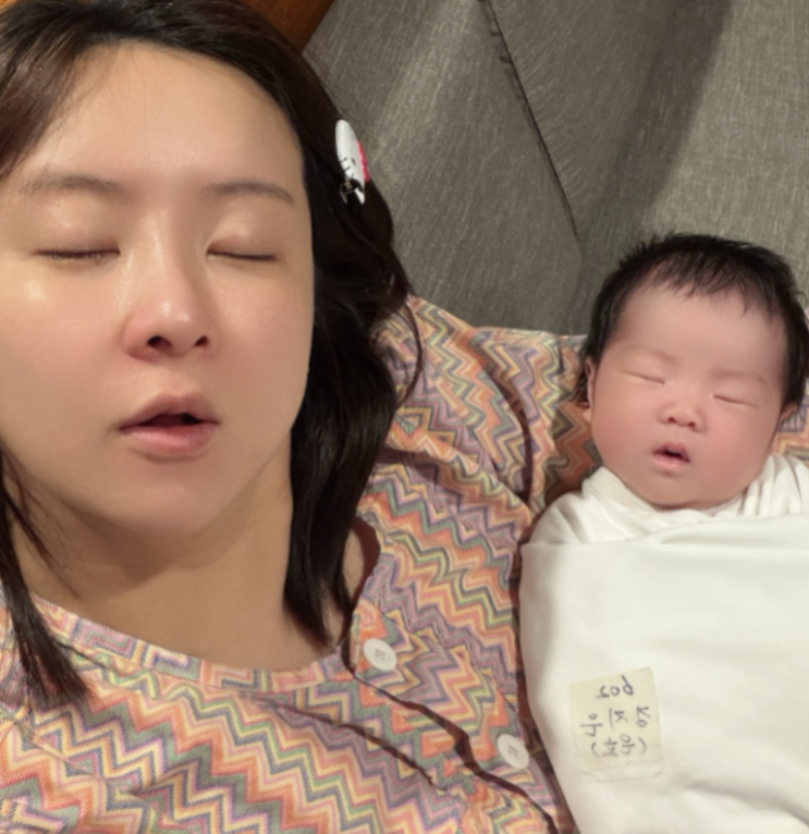   은가은·박현호 부부, 오늘부터 '진짜 육아' 시작! 붕어빵 딸과 조리원 퇴소 근황