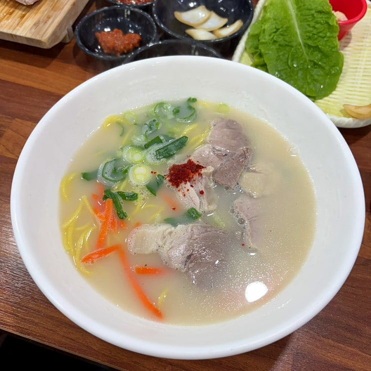  제주도 서귀포 고기국수 성산 고기국수 돔베고기 맛집 성산일출봉 맛집: 꽃가람 제주성산일출봉점