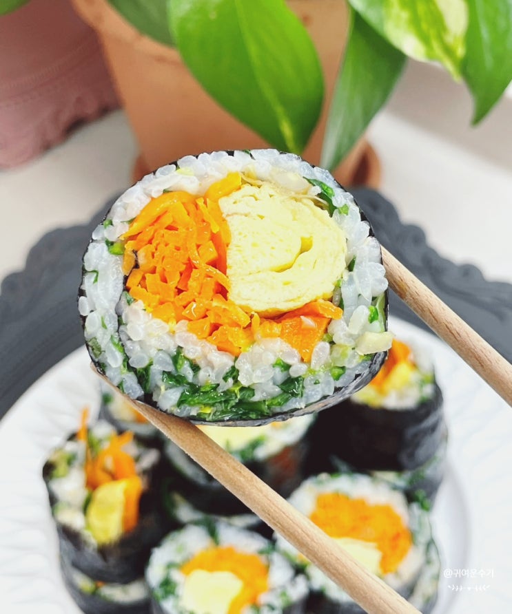  냉이김밥 레시피 향긋하게 데치기해야 맛있는 냉이 요리 봄나들이 도시락 메뉴