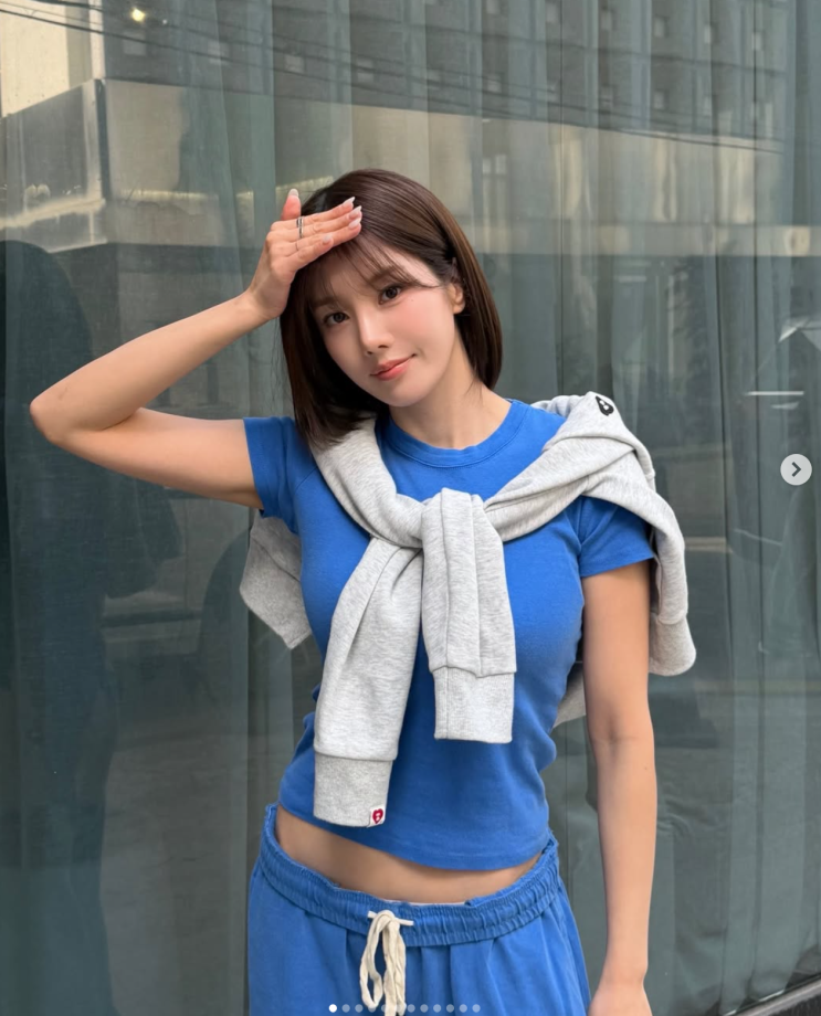 카페 사장 변신? 권은비 역대급 몸매 화제