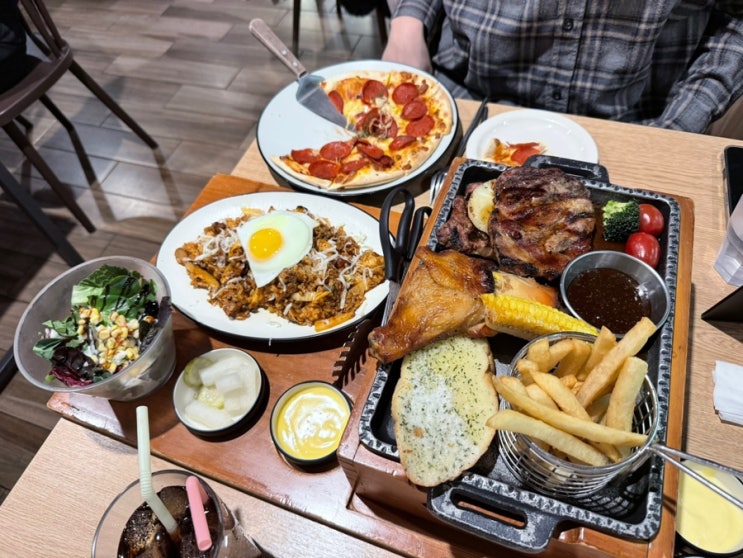  용인 신세계백화점 사우스시티 식당가 맛집 추천 ‘서가앤쿡’ | 주말 웨이팅, 아기의자