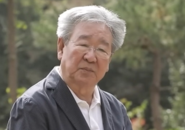   "국민 아버지" 최불암, 건강 이상설 정면 반박…"지금 다큐 찍고 있어요!"