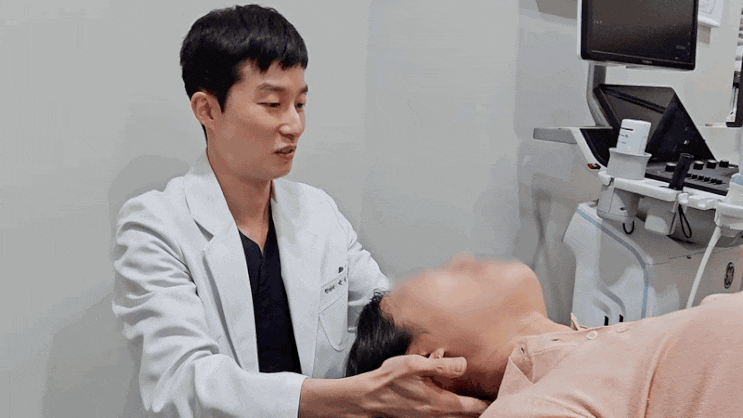  어깨 승모근 통증, 스트레칭이 오히려 독이 될 수 있습니다.
