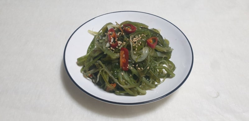 미역줄기 맛있게 볶아주는 법