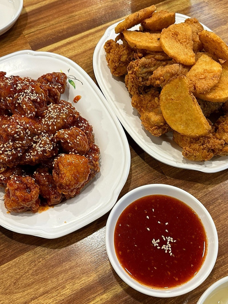 부산대 뉴숯불통닭 치킨집 반반치킨 후기