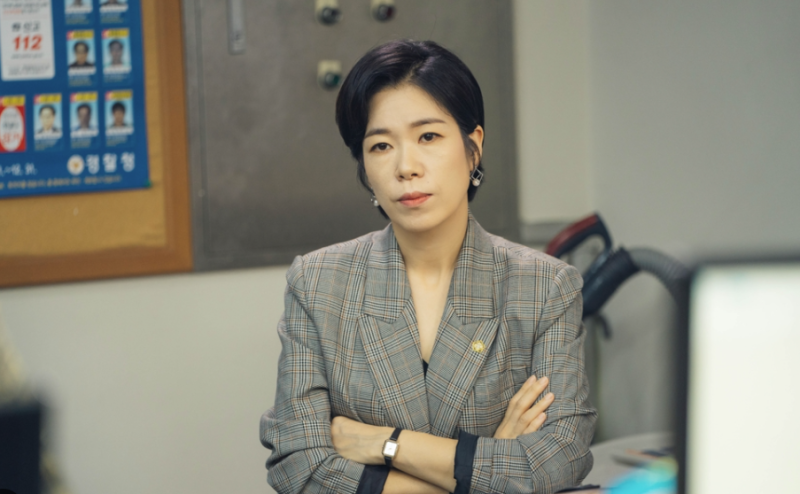 "연기만 하고 싶다"던 눈물의 무명 시절을 지나, 염혜란이 증명한 '진짜'의 가치 (매드 댄스 ....