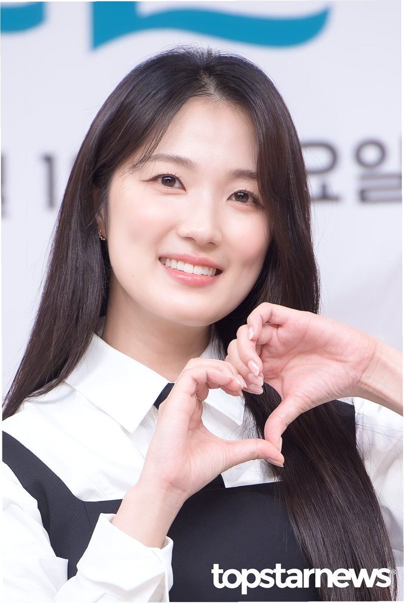 김혜윤, 일본 팬미팅 오사카 공연 돌연 취소…팬들 아쉬움 속 환불 안내